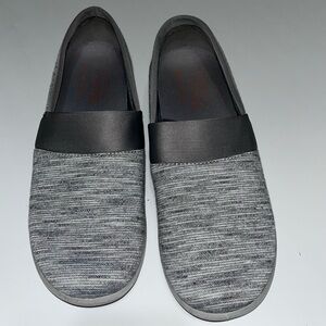 Copper Fit‎ Restore A Line Women’s Gray Walking Slip On Shoe Size 7.5